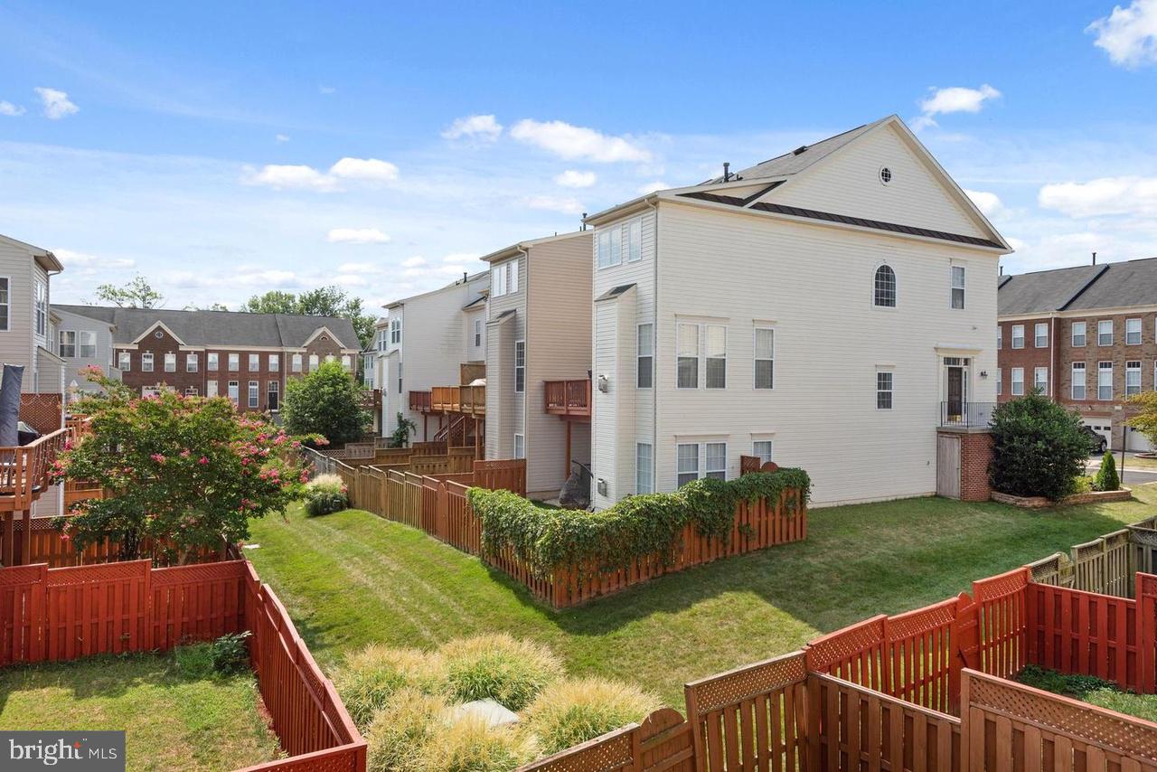 22052 Dilworth Sq Property Photo 33