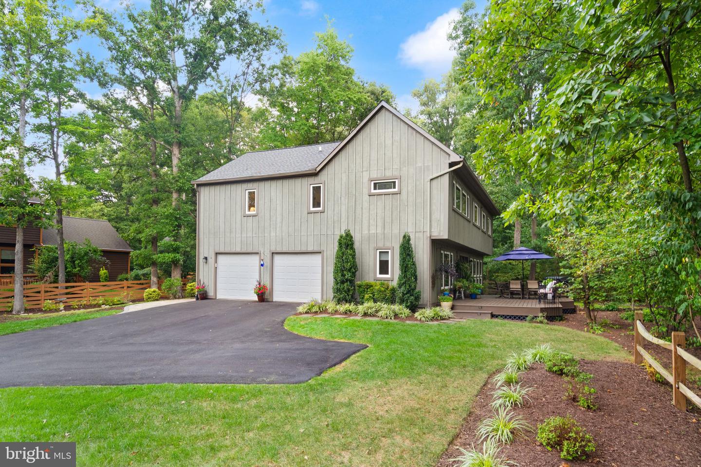 14 Wiltshire Ct E Property Photo 2