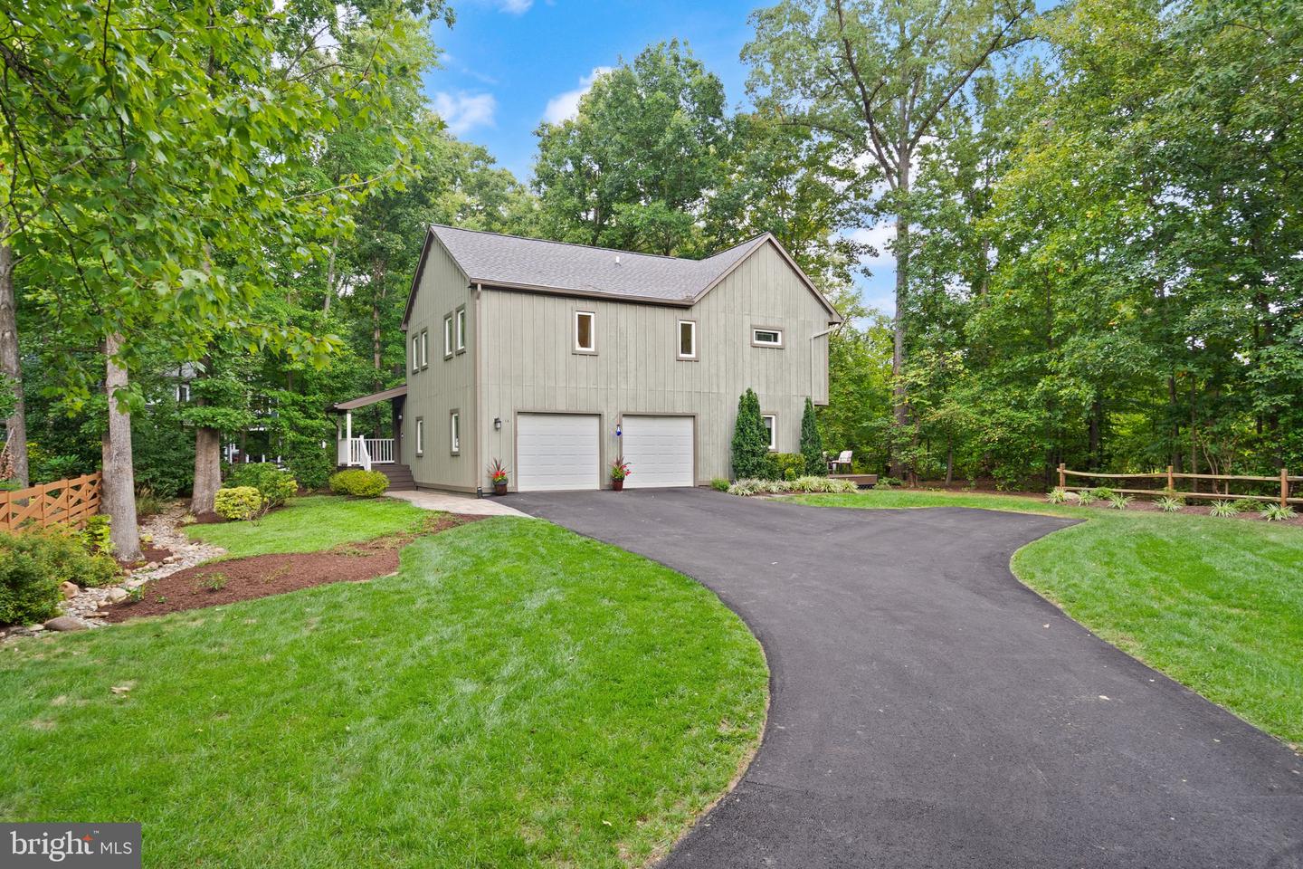 14 Wiltshire Ct E Property Photo 9
