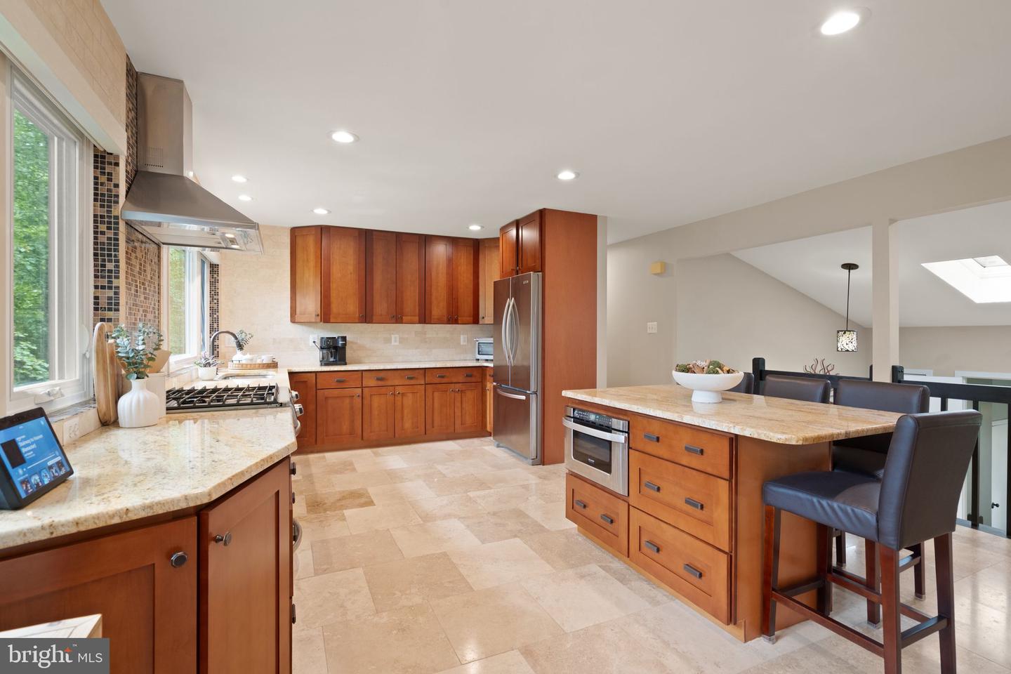 14 Wiltshire Ct E Property Photo 21