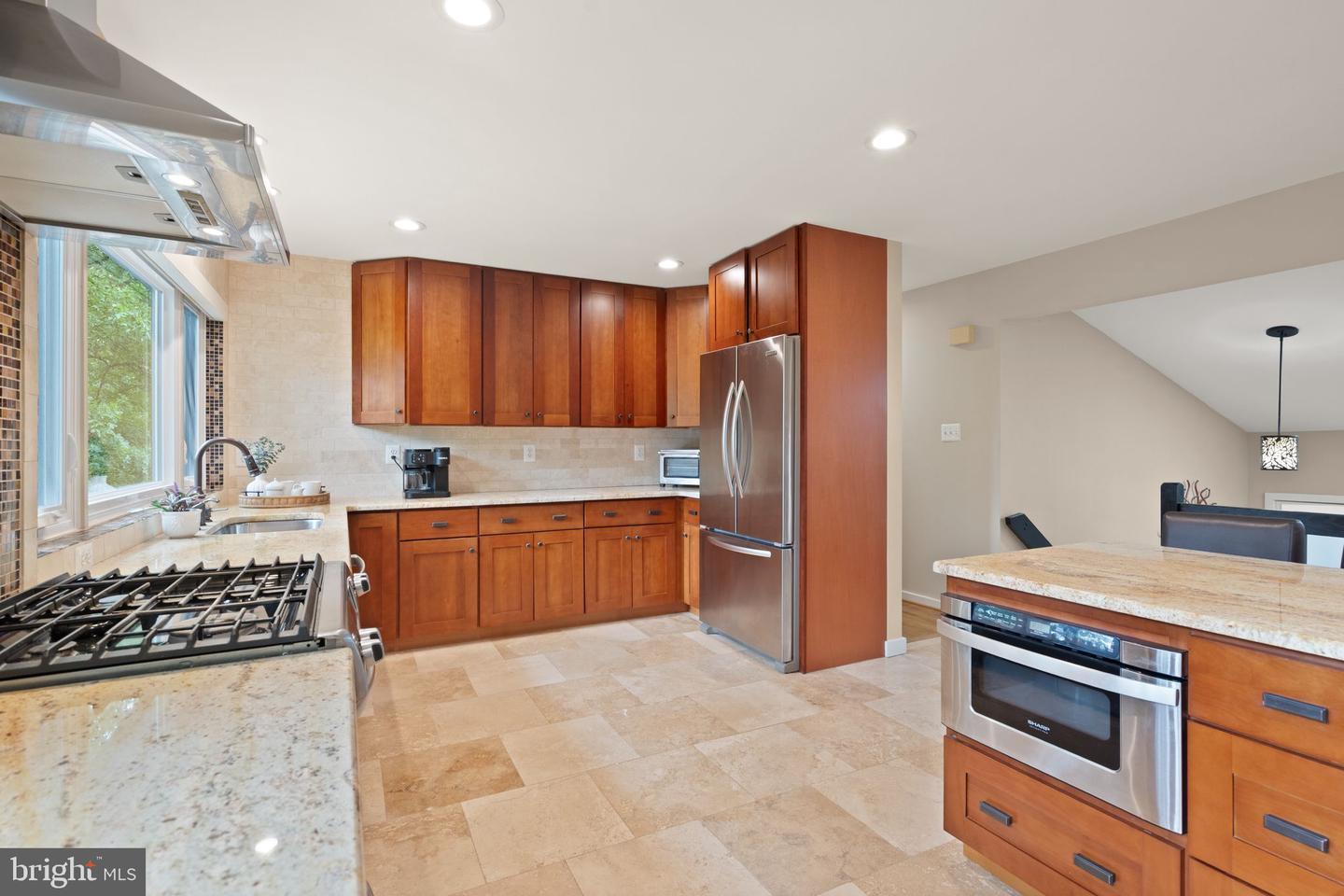 14 Wiltshire Ct E Property Photo 22