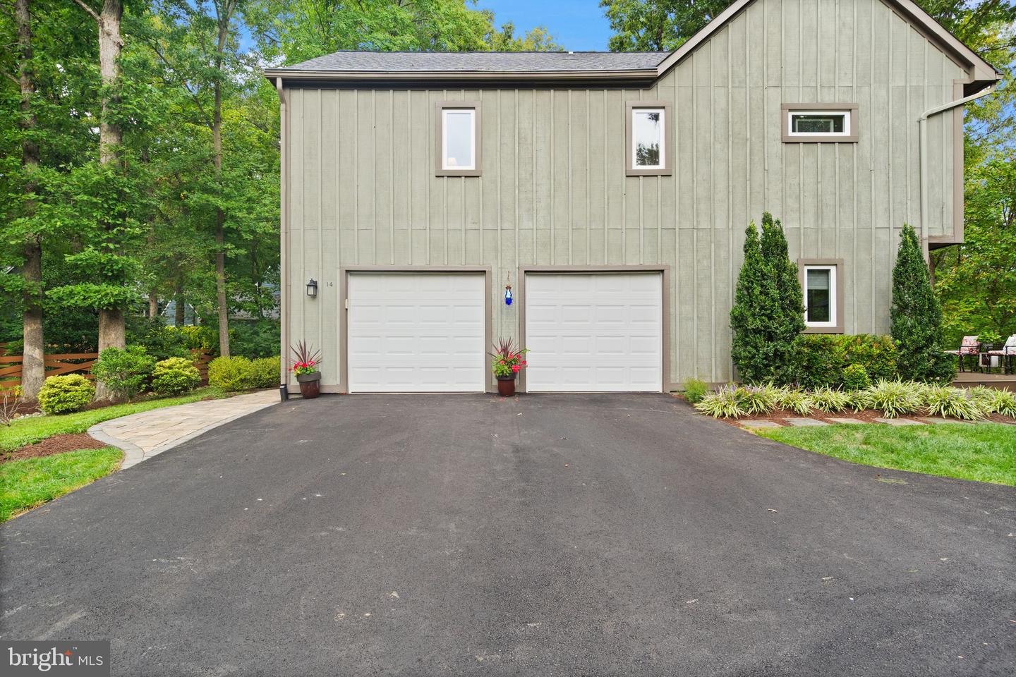 14 Wiltshire Ct E Property Photo 60