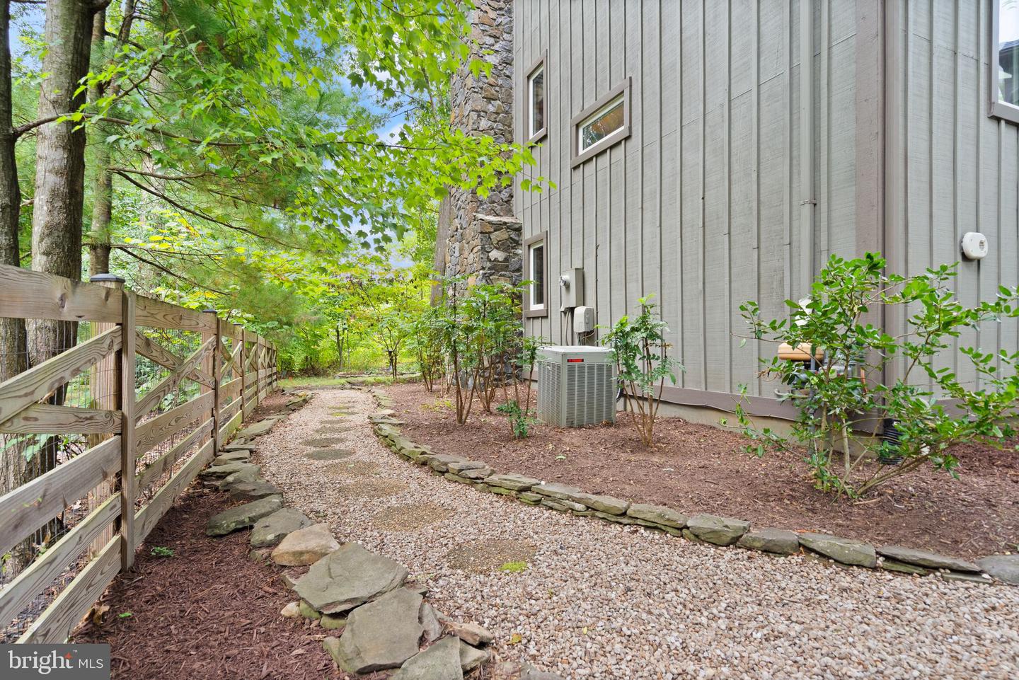 14 Wiltshire Ct E Property Photo 63