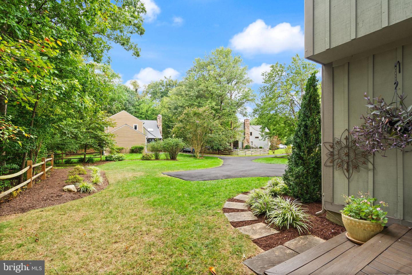 14 Wiltshire Ct E Property Photo 64