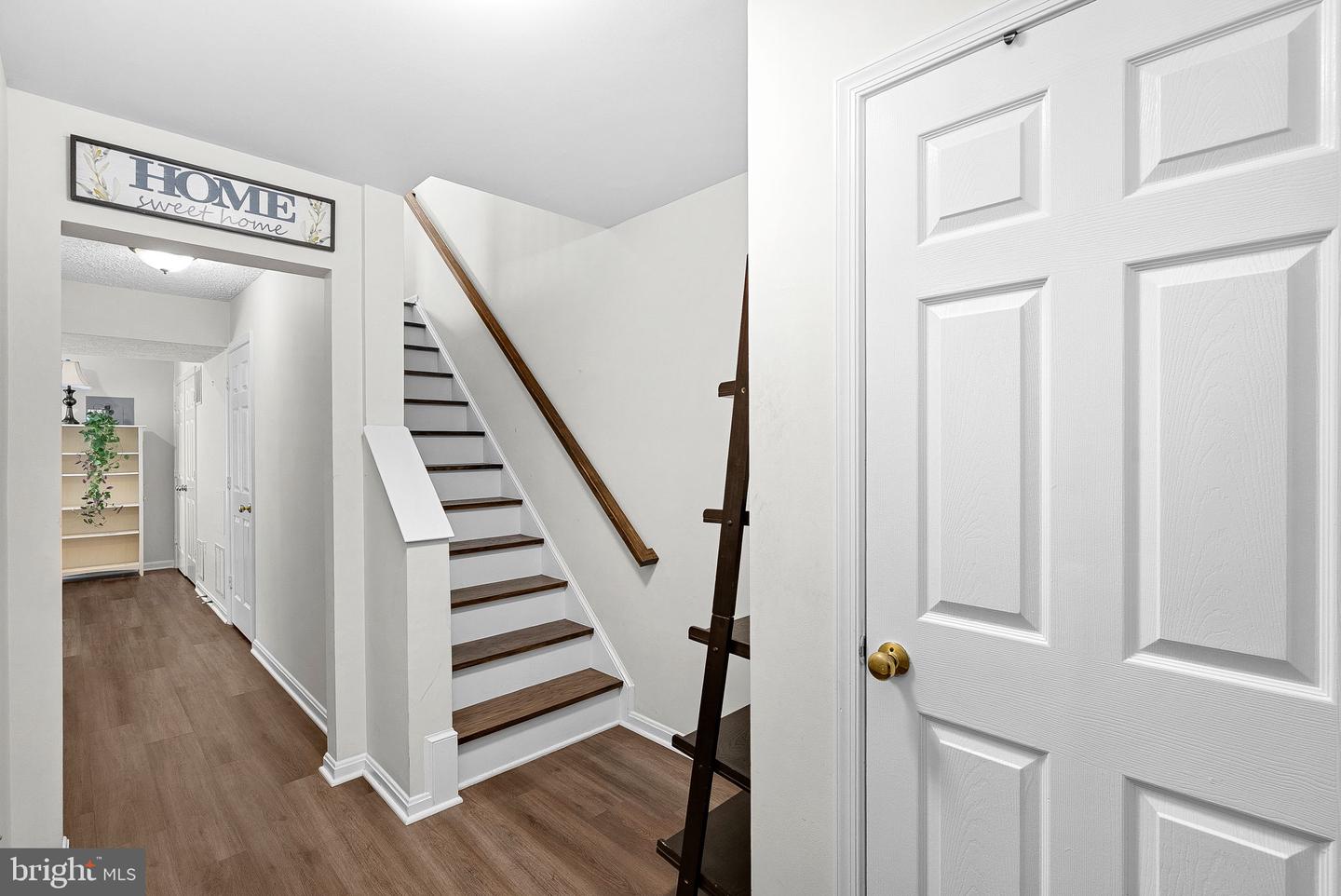112 Hampshire Sq Sw Property Photo 2