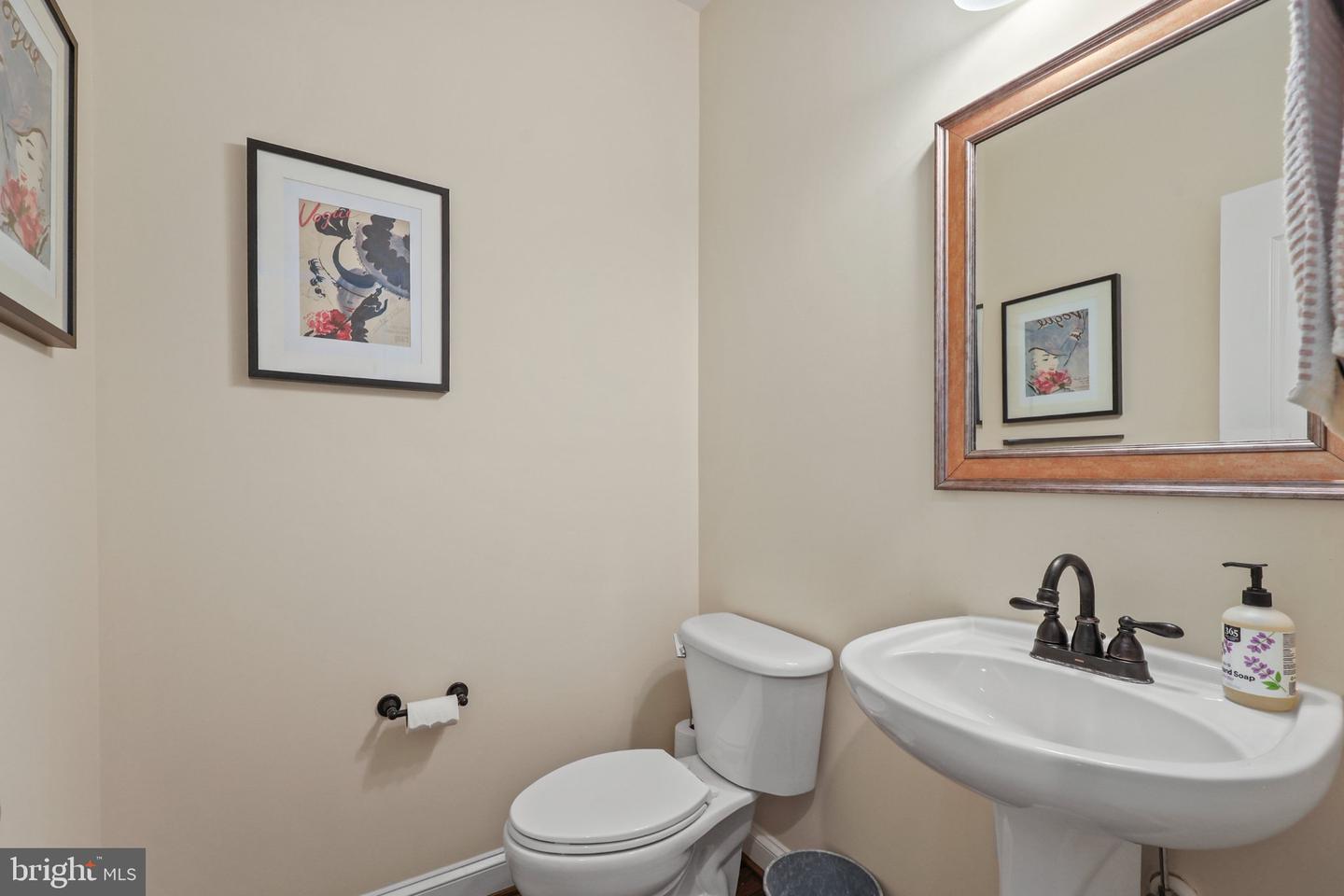 43576 Merchant Mill Ter Property Photo 9