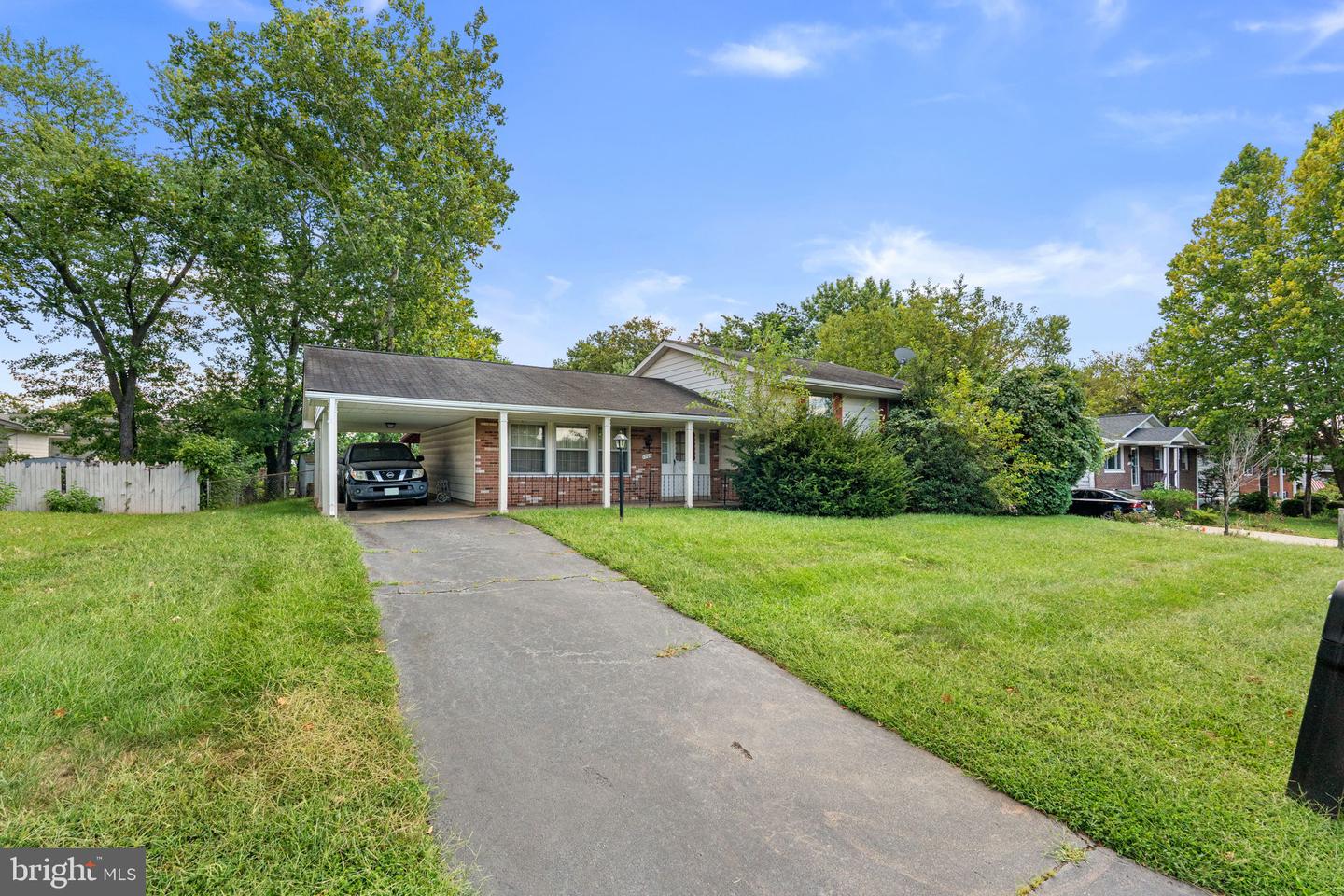 1706 N Sterling Blvd Property Photo 1