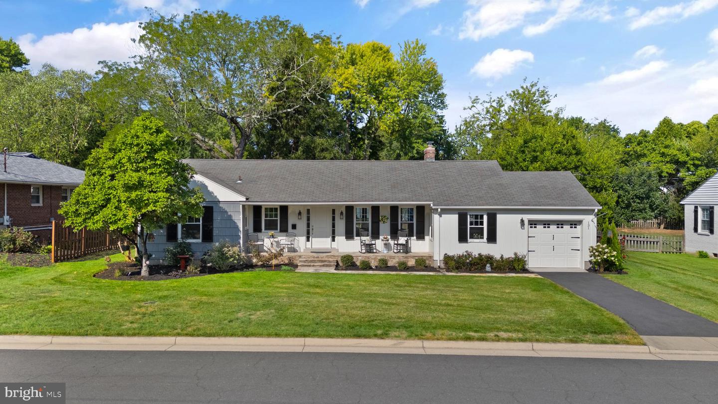 131 Woodberry Rd Ne Property Photo 1