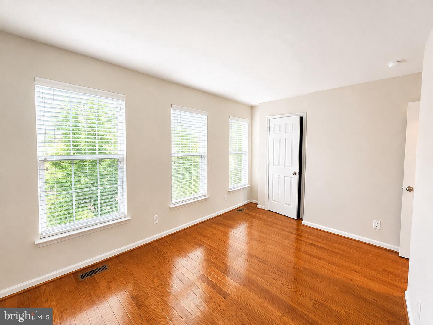 43524 Wheadon Ter Property Photo 6