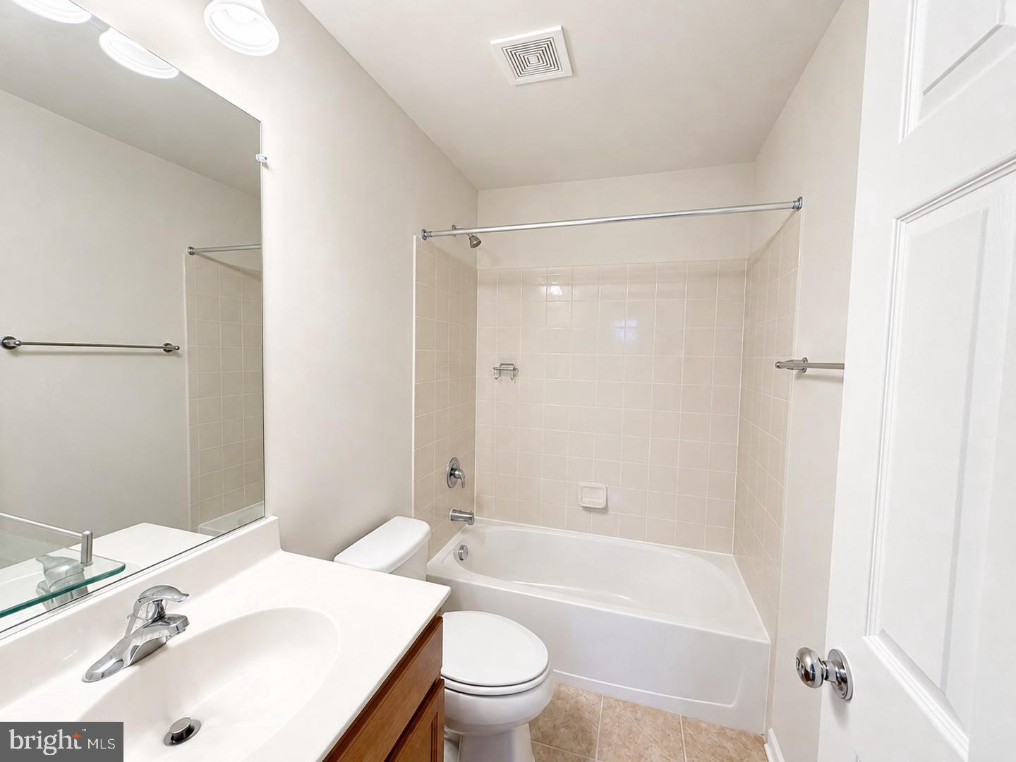 43524 Wheadon Ter Property Photo 8