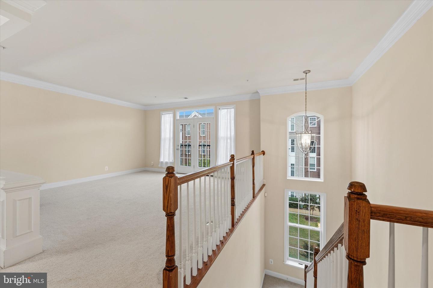 20643 Sibbald Sq Property Photo 5