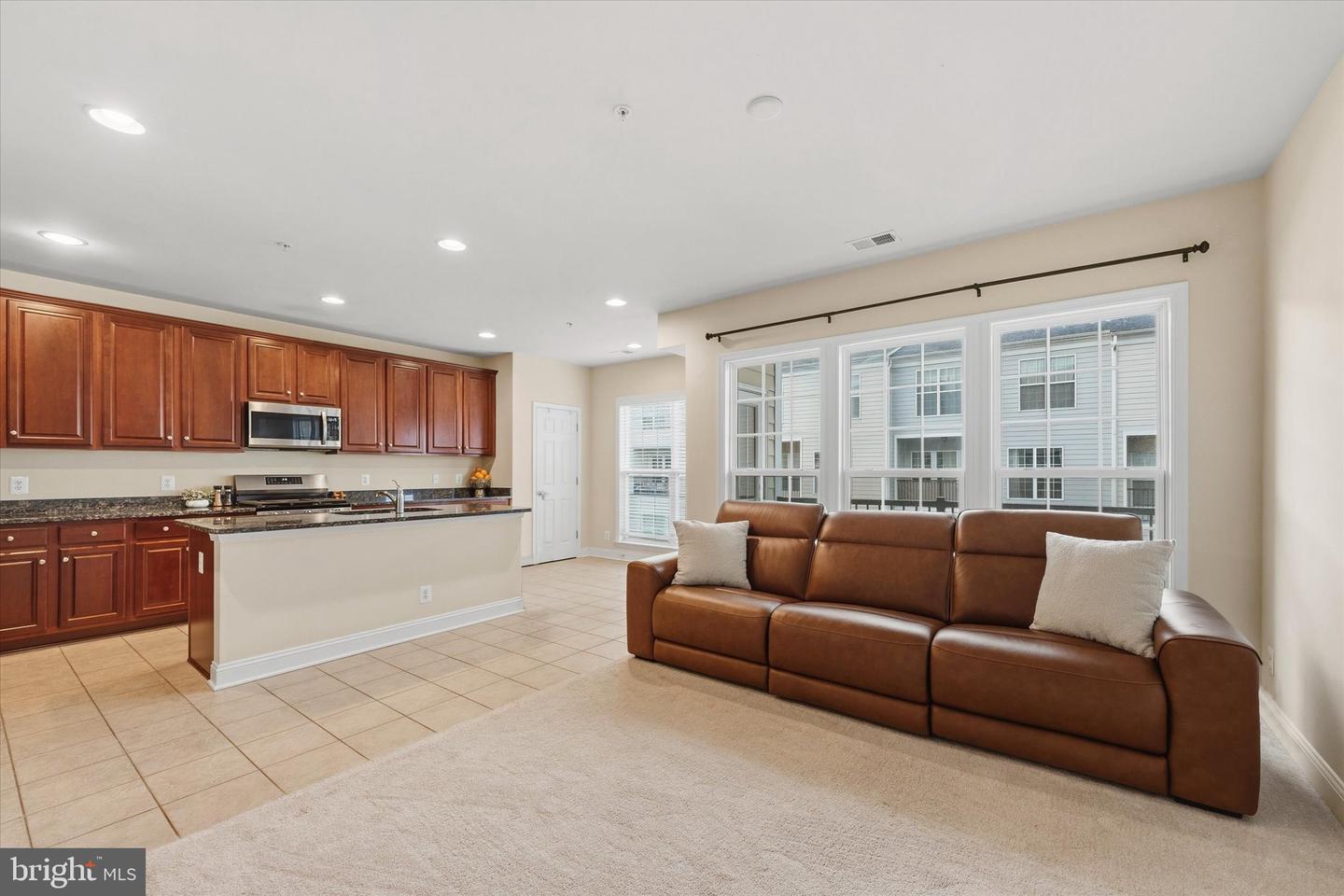 20643 Sibbald Sq Property Photo 14