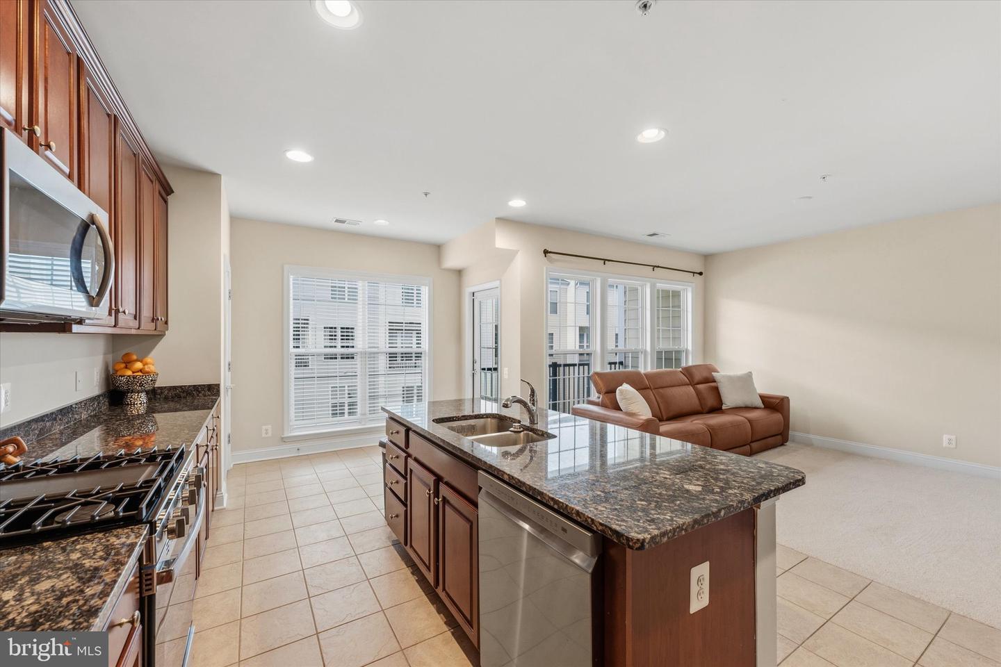 20643 Sibbald Sq Property Photo 18