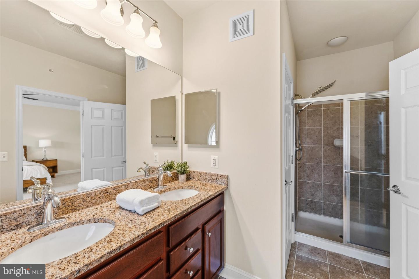 20643 Sibbald Sq Property Photo 26