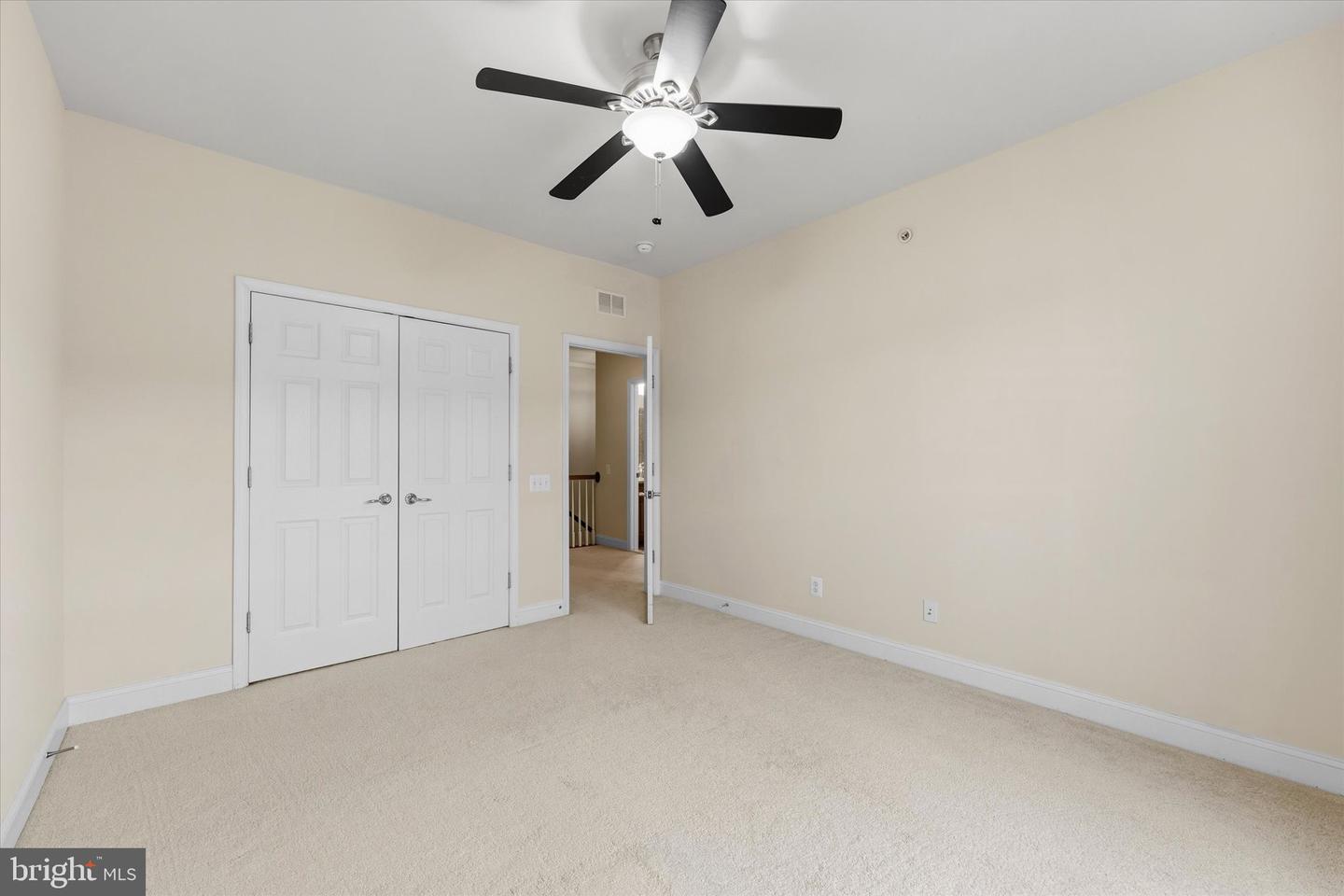 20643 Sibbald Sq Property Photo 30