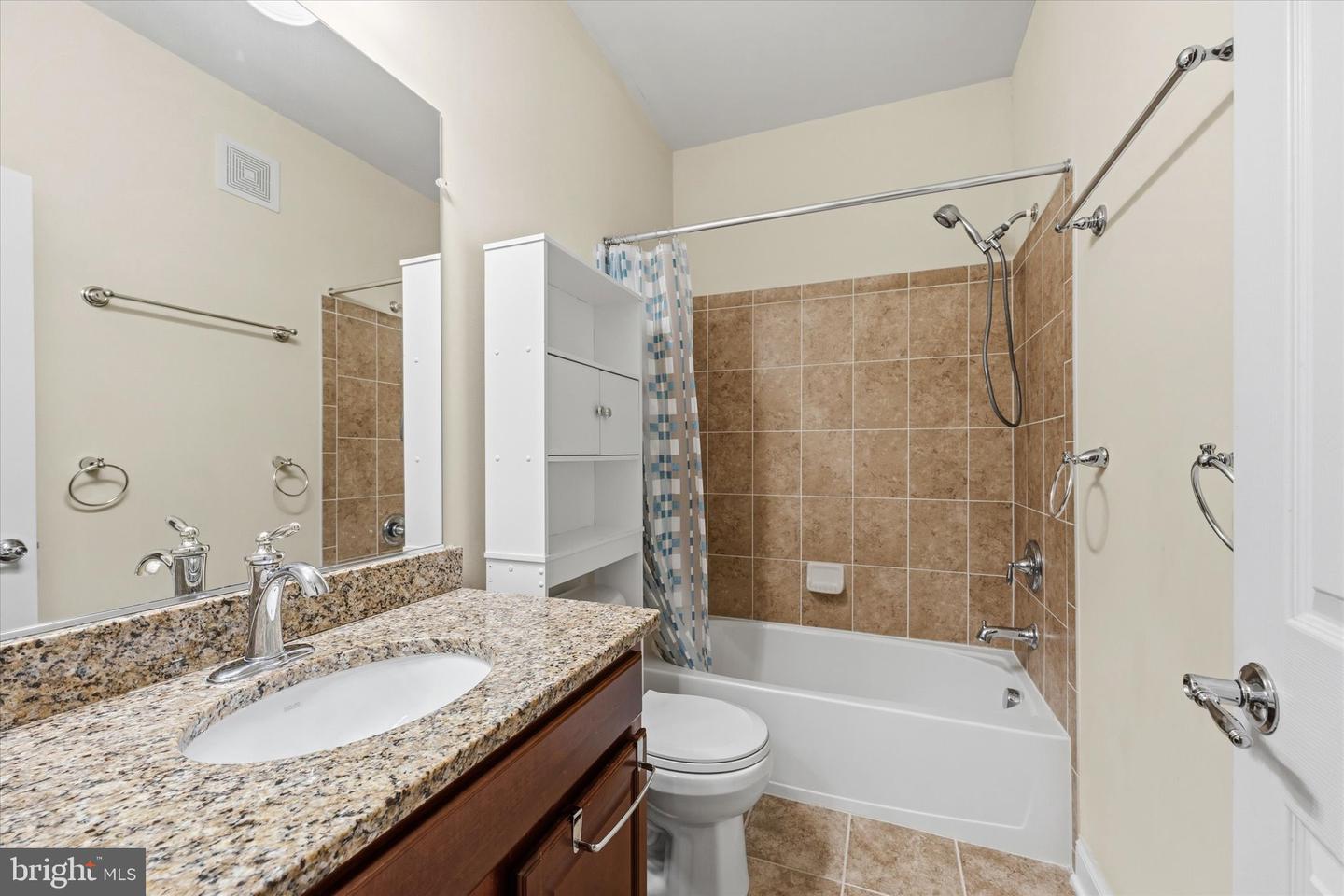 20643 Sibbald Sq Property Photo 31