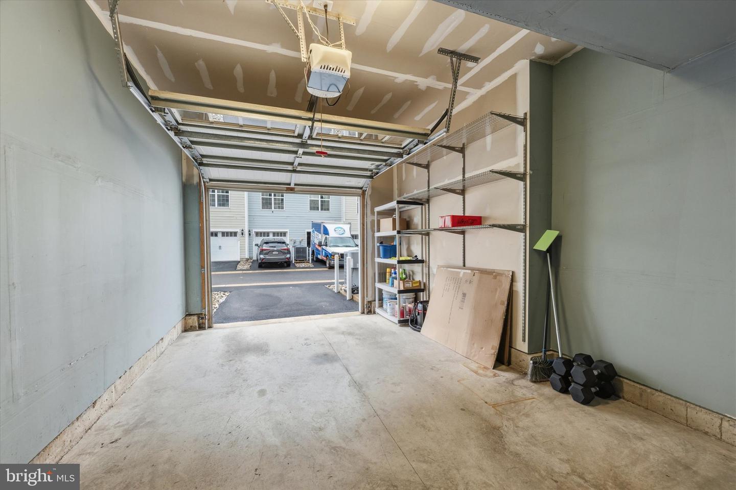 20643 Sibbald Sq Property Photo 35