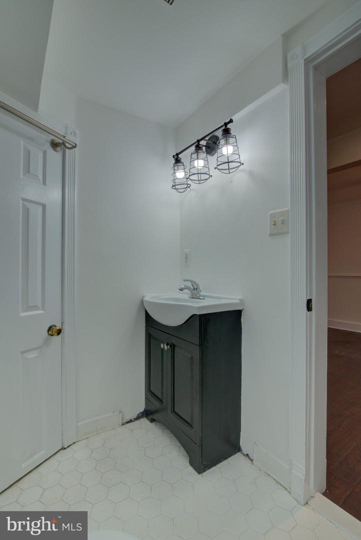 221 South St Se Property Photo 21