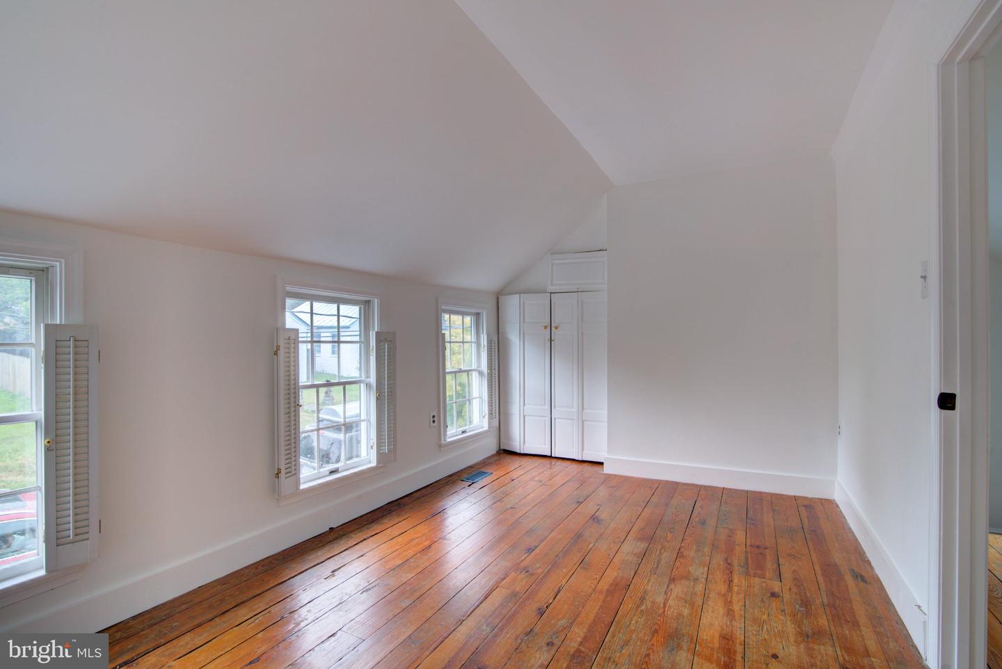 221 South St Se Property Photo 24