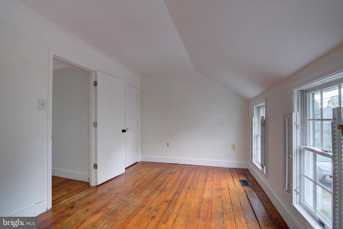 221 South St Se Property Photo 25