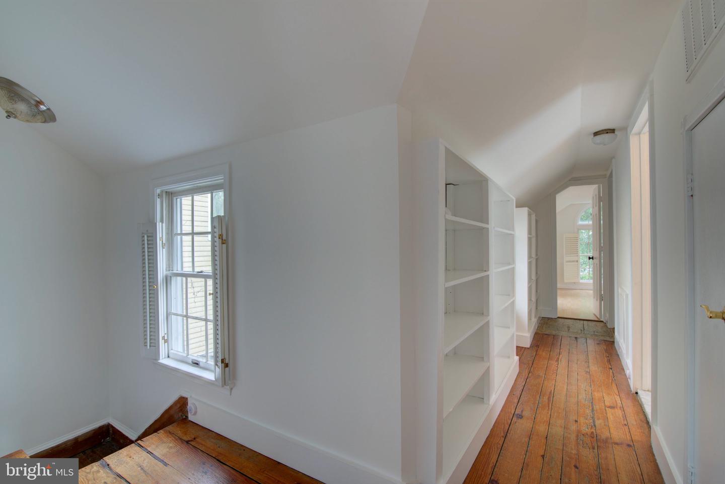 221 South St Se Property Photo 26
