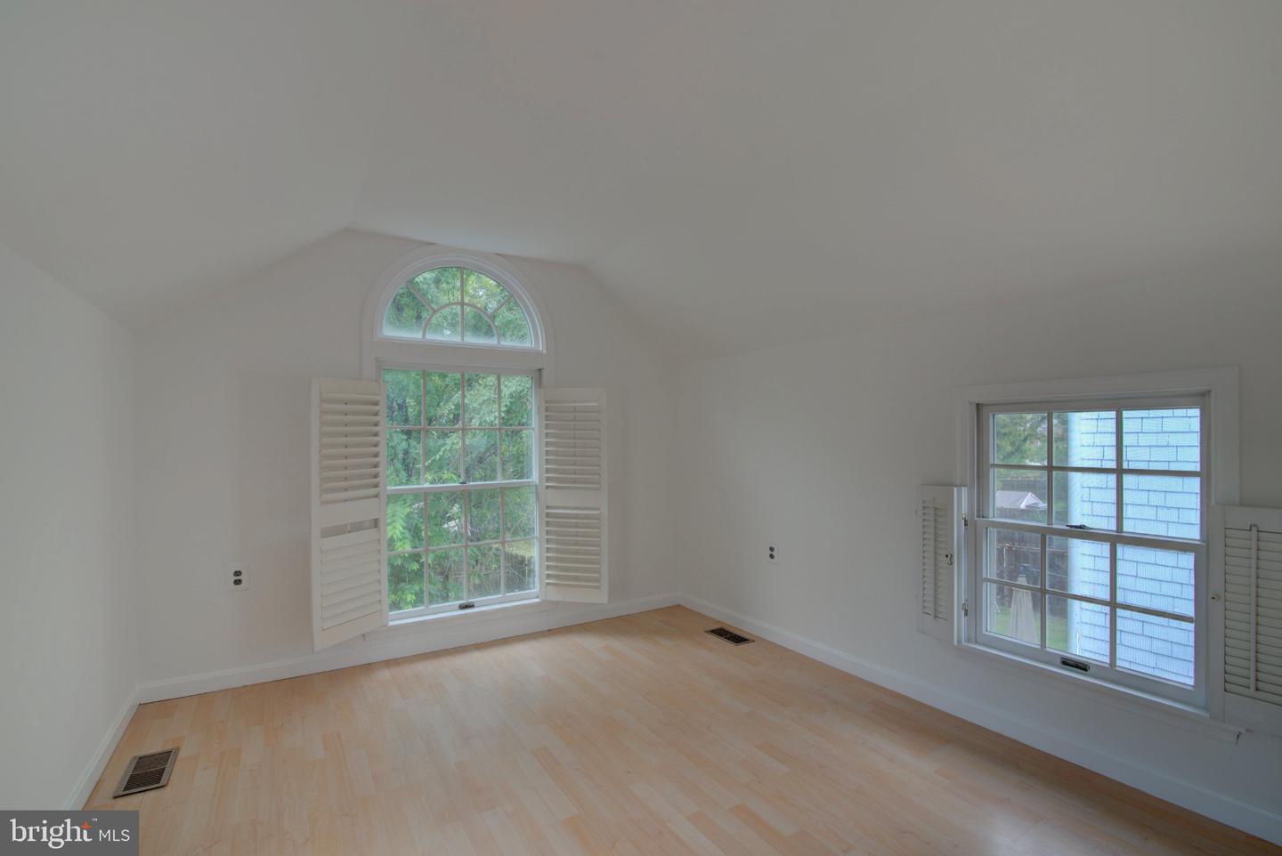 221 South St Se Property Photo 30