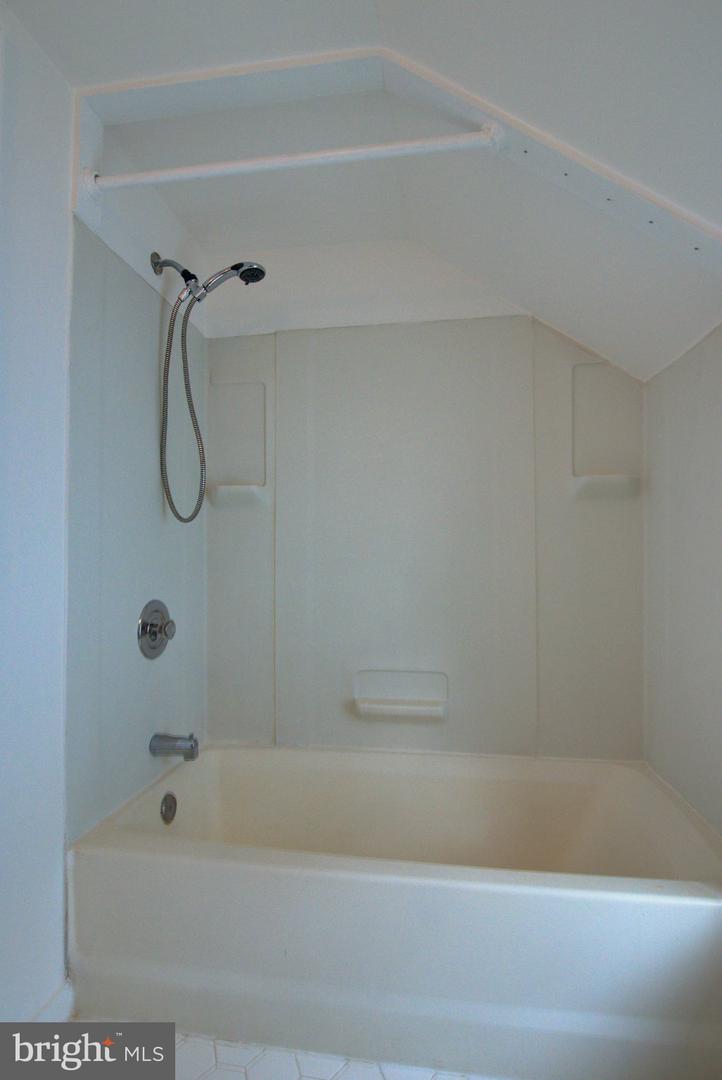 221 South St Se Property Photo 33