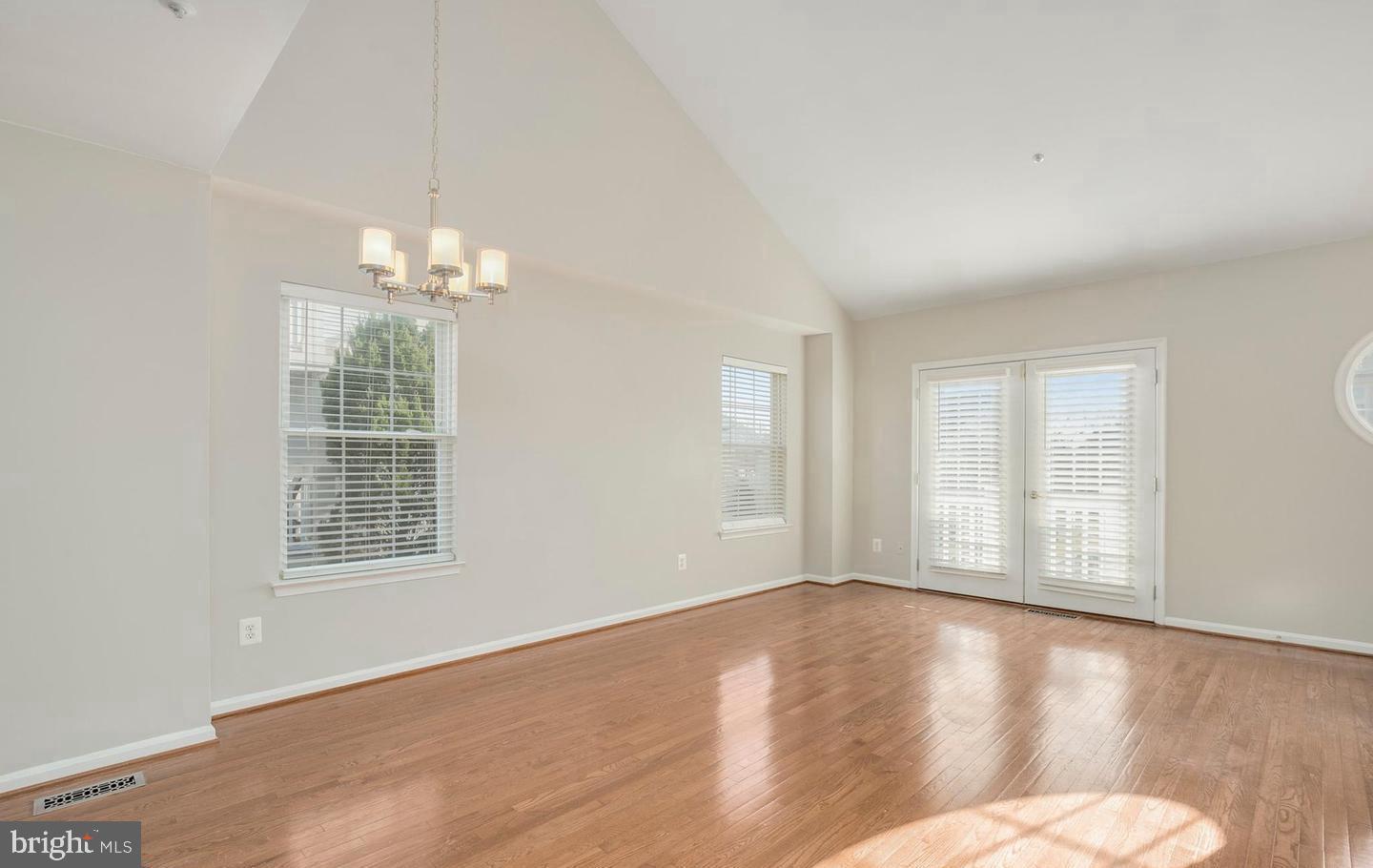 20433 Alderleaf Ter Property Photo 3
