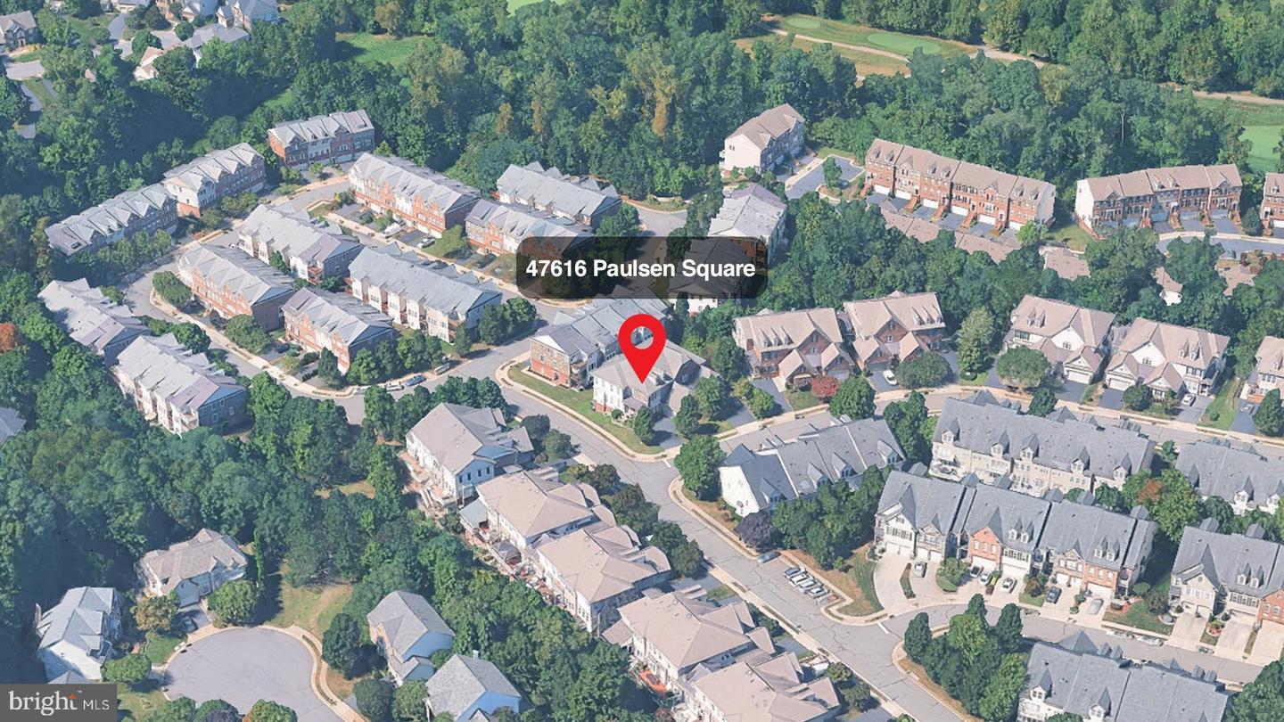 47616 Paulsen Sq Property Photo 2