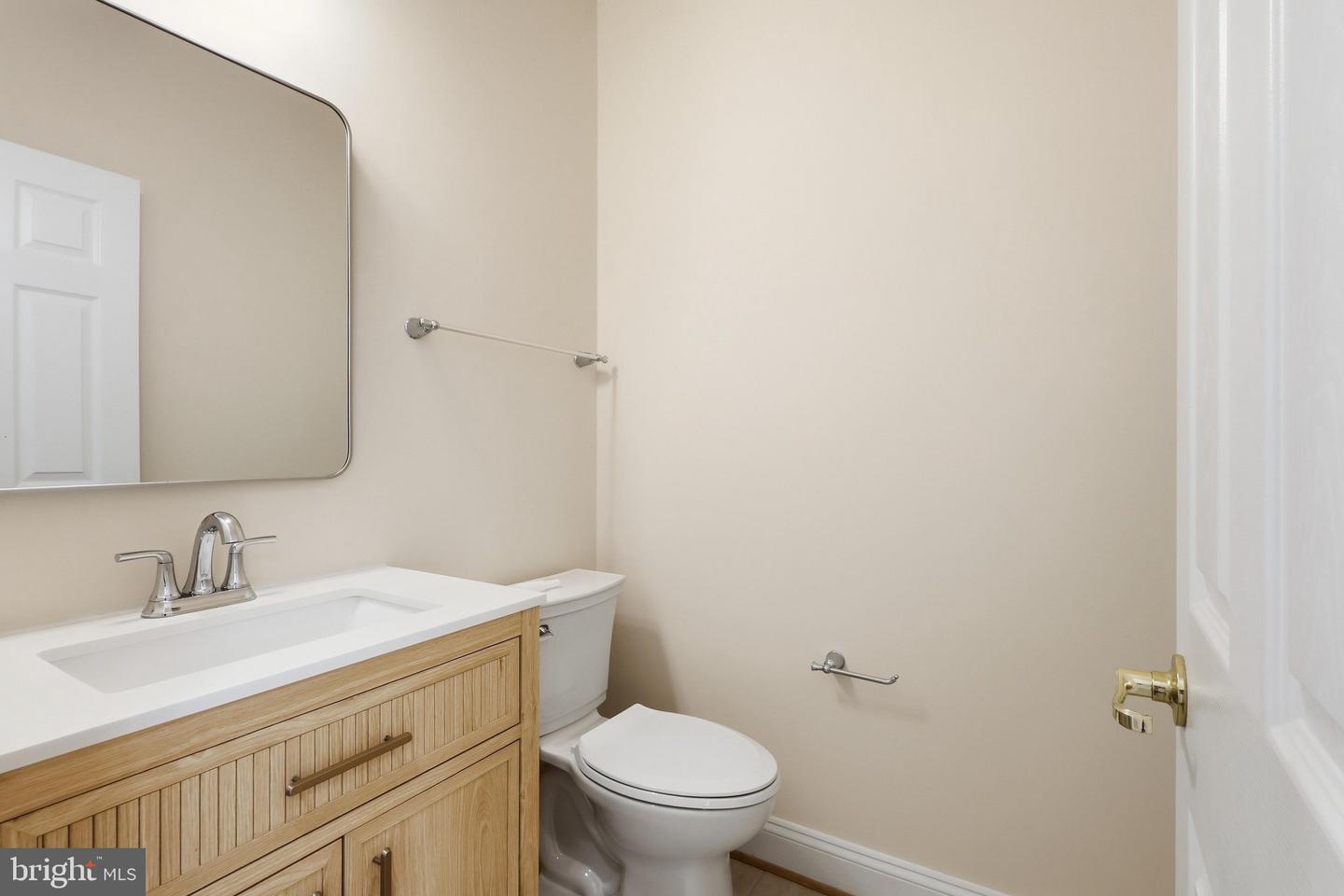 47616 Paulsen Sq Property Photo 17
