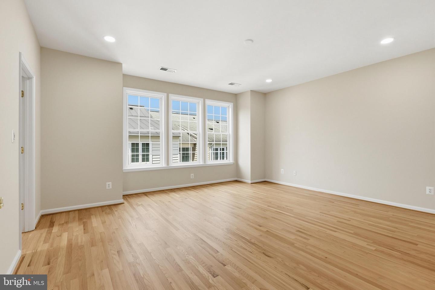 47616 Paulsen Sq Property Photo 20