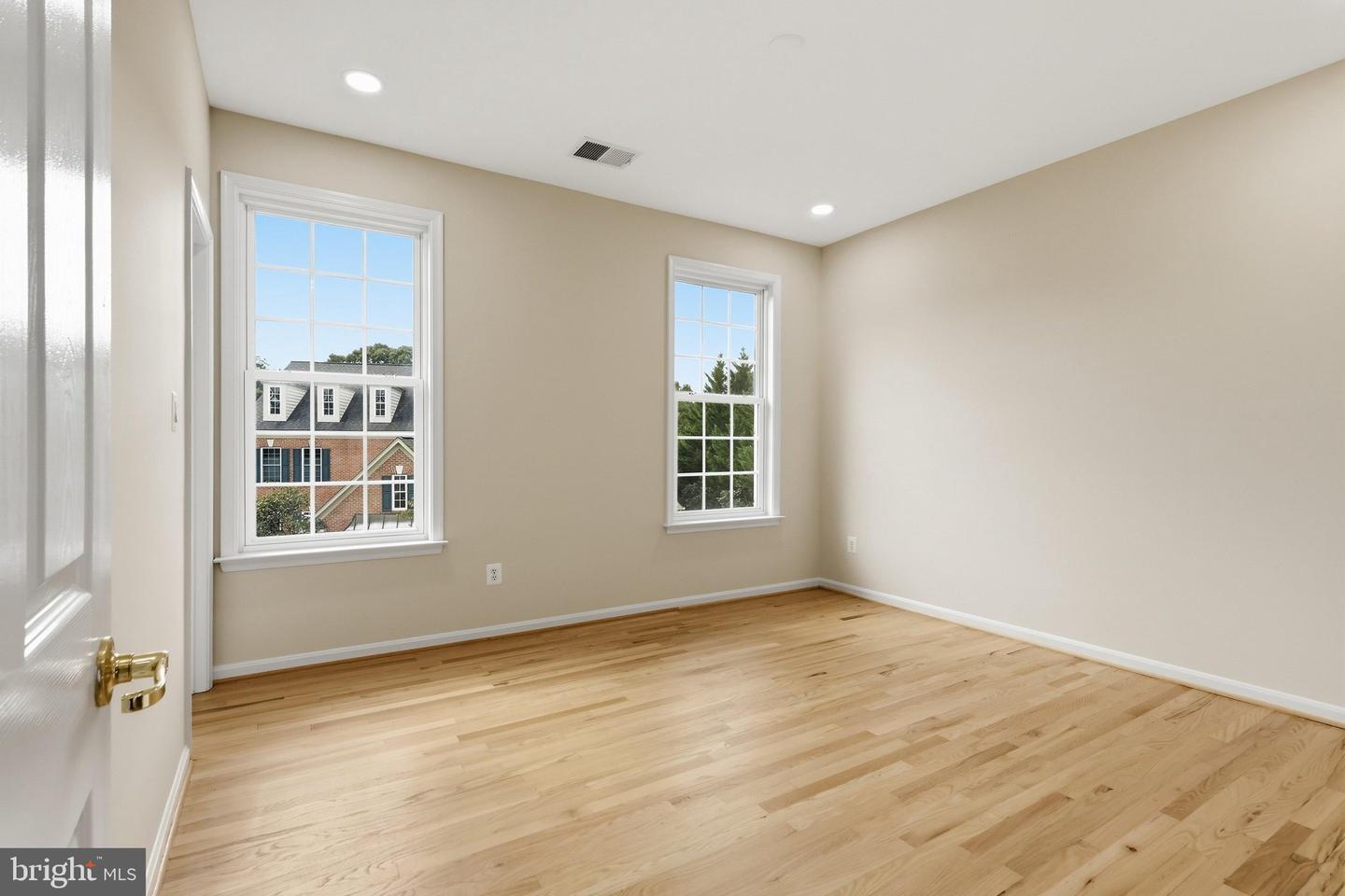 47616 Paulsen Sq Property Photo 25