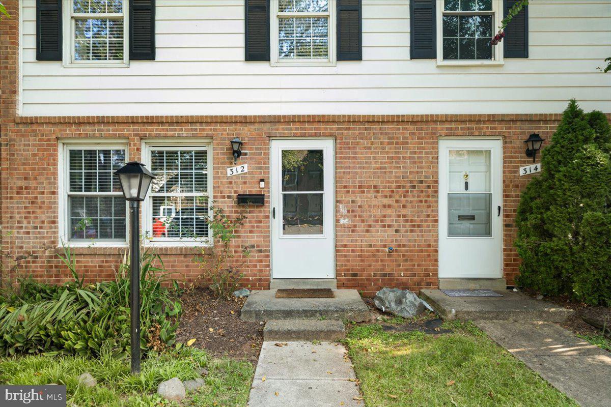 312 E Cornell Dr E #167 Property Photo 2