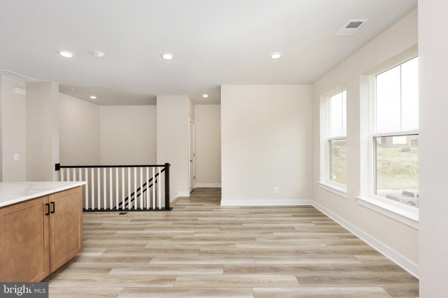20792 Cloongee Ter Property Photo 8