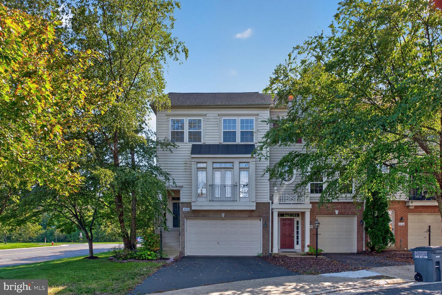 24704 CLOCK TOWER SQ Property Photo 1