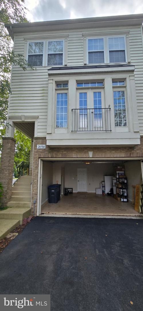 24704 Clock Tower Sq Property Photo 2