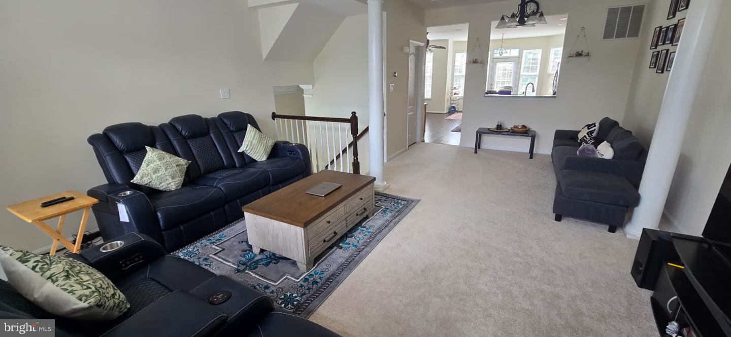 24704 Clock Tower Sq Property Photo 4