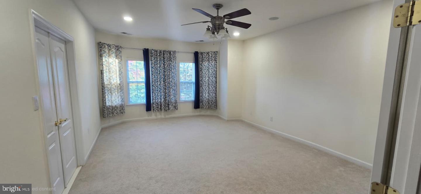 24704 Clock Tower Sq Property Photo 22