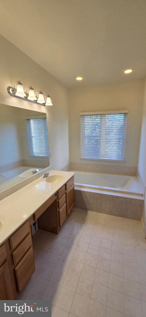 24704 Clock Tower Sq Property Photo 23