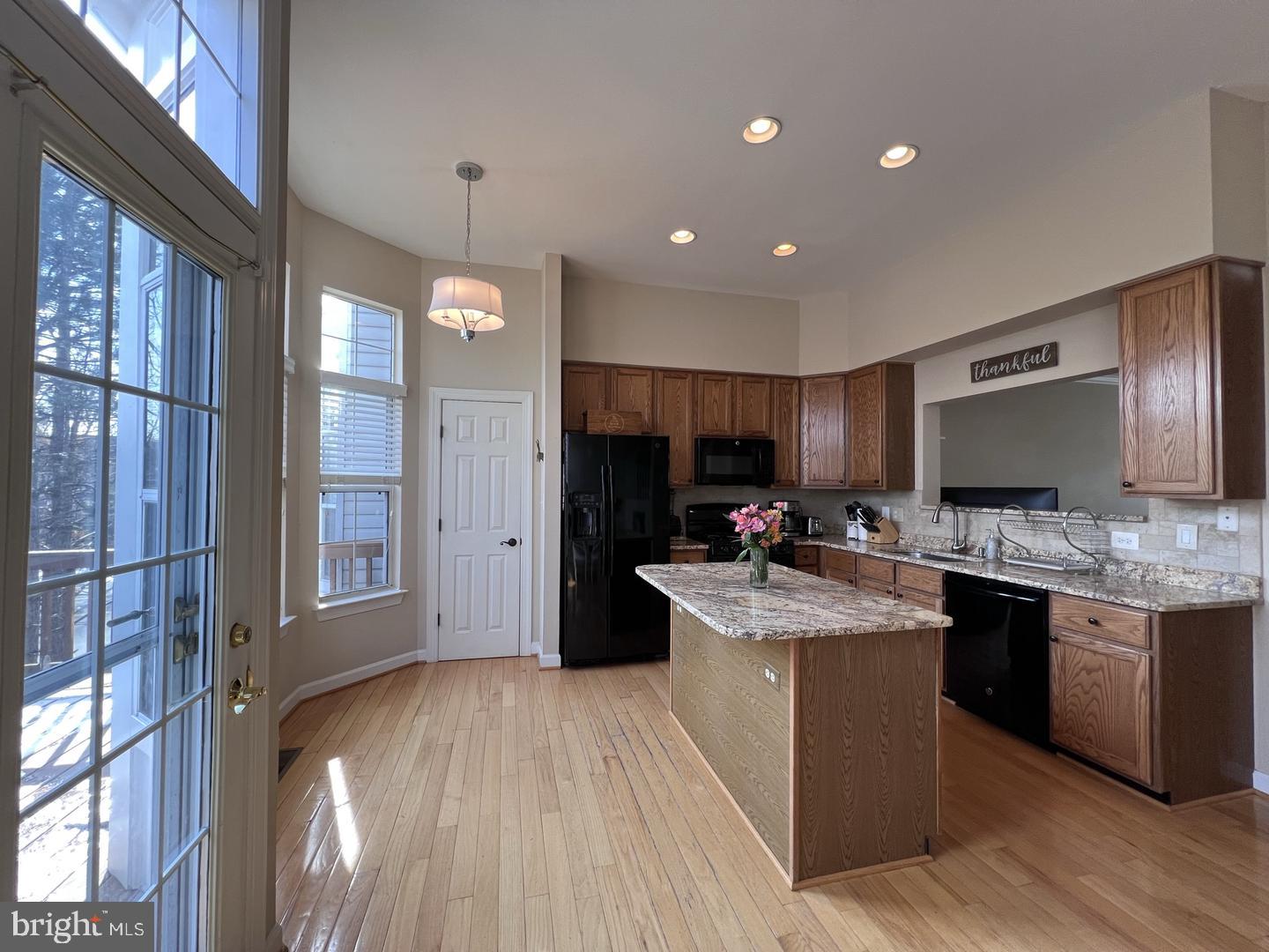 47692 Woolcott Sq Property Photo 14