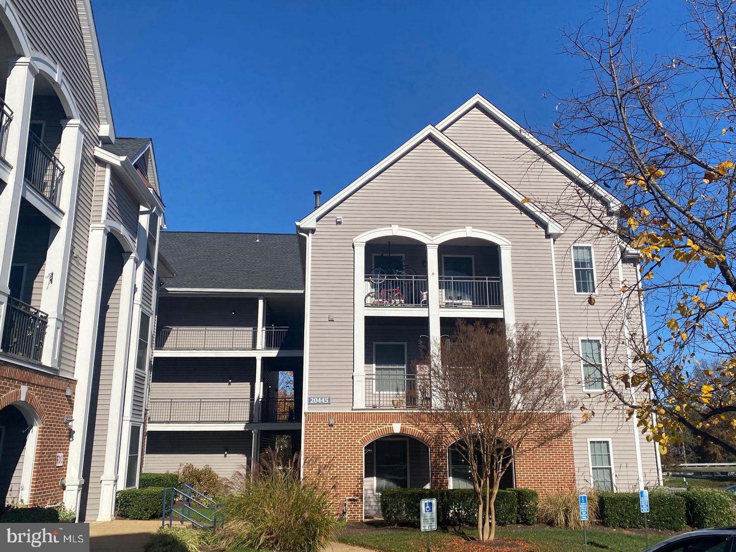 20445 Chesapeake Sq #300 Property Photo 2
