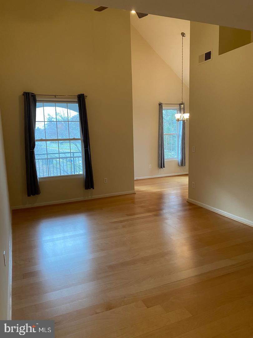 20445 Chesapeake Sq #300 Property Photo 5