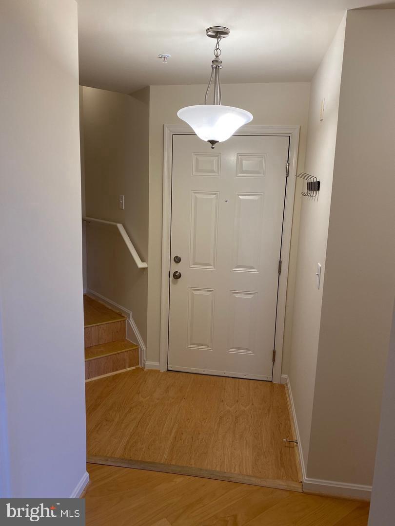 20445 Chesapeake Sq #300 Property Photo 3