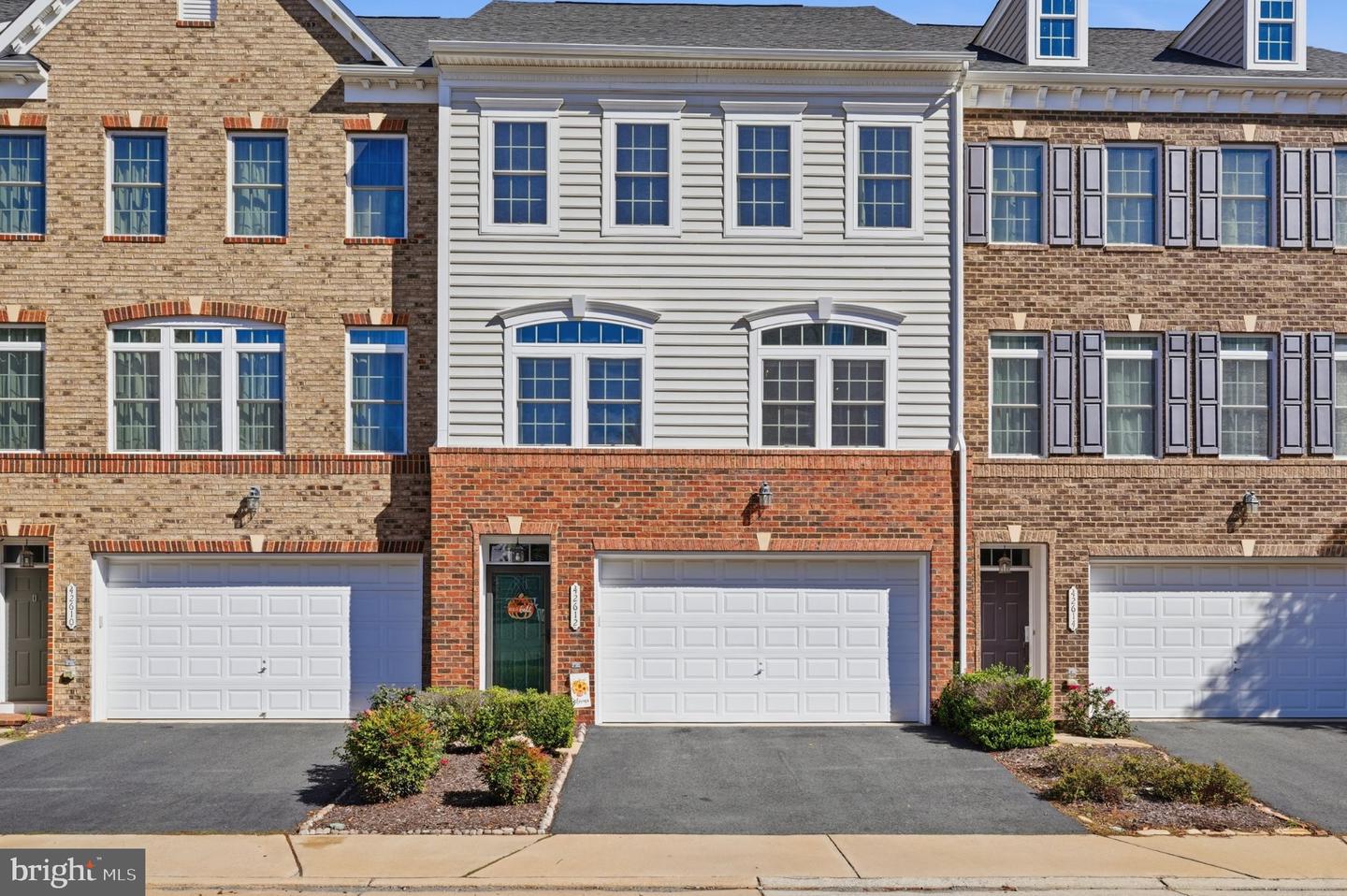 42612 HARLOW MEADOWS TER Property Photo 1