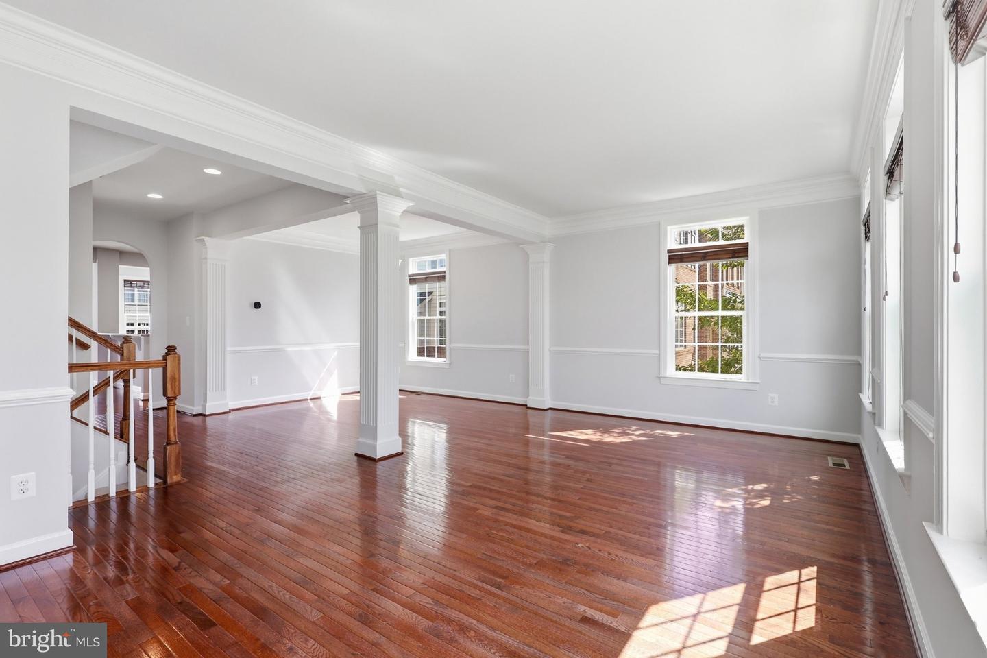 24958 Ashgarten Dr Property Photo 6