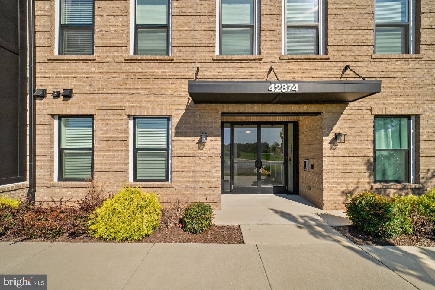 42874 Firefly Sonata Ter #409 Property Photo 4