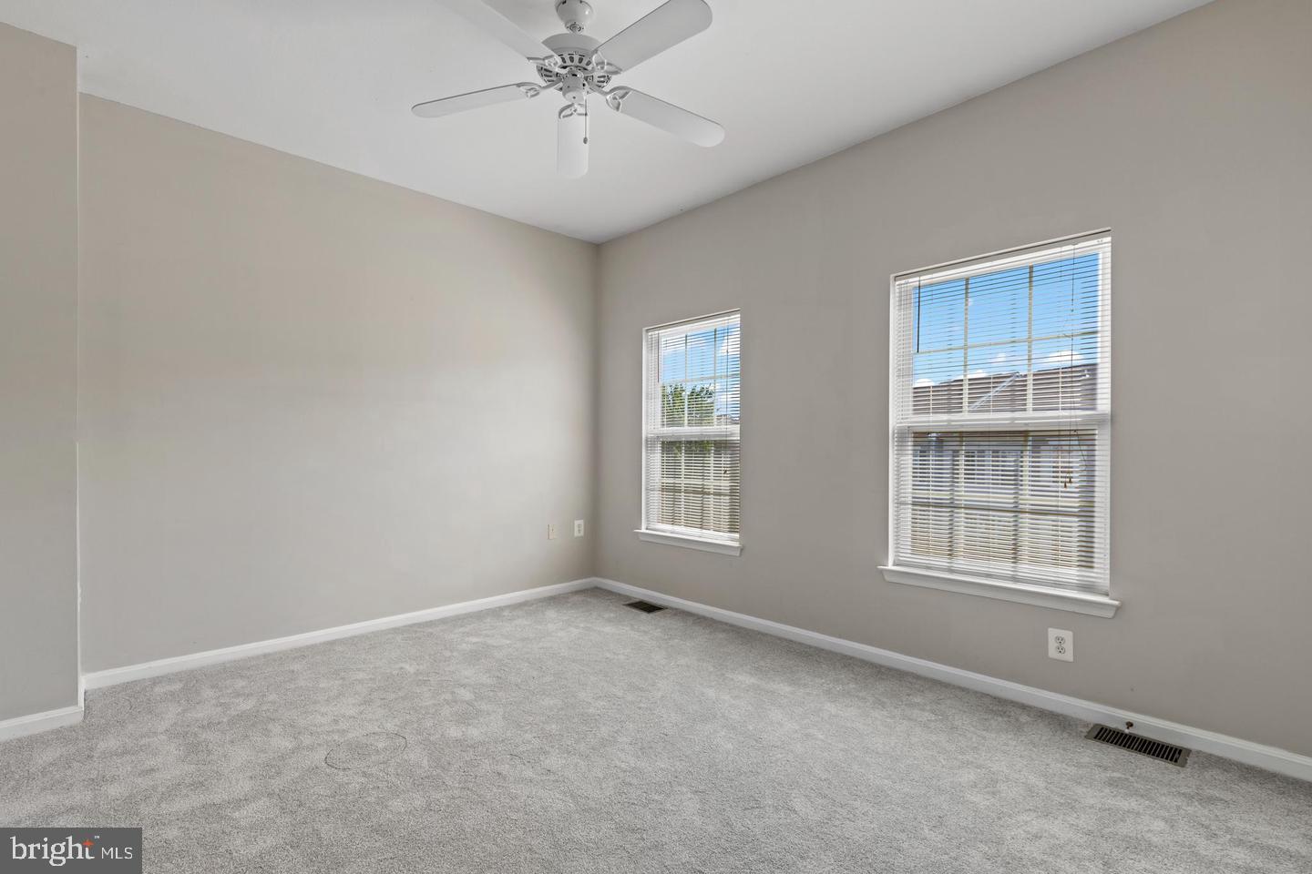 21844 Kelsey Sq Property Photo 27