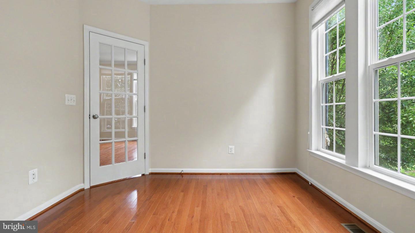 42371 Trellis Sq Property Photo 20