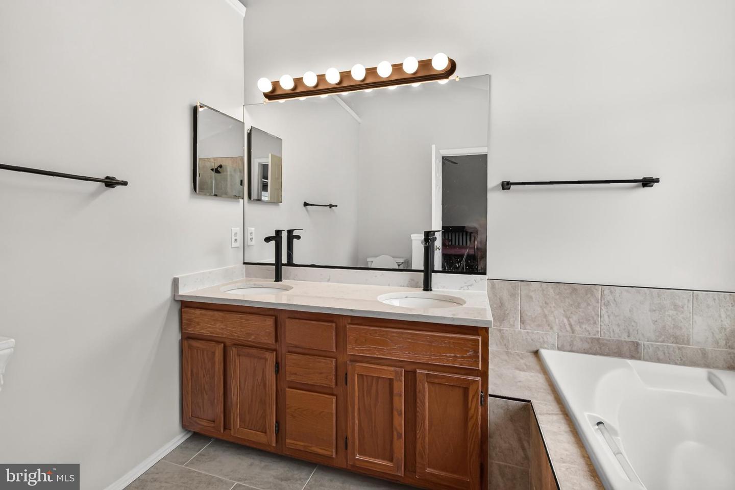 47582 Comer Sq Property Photo 23