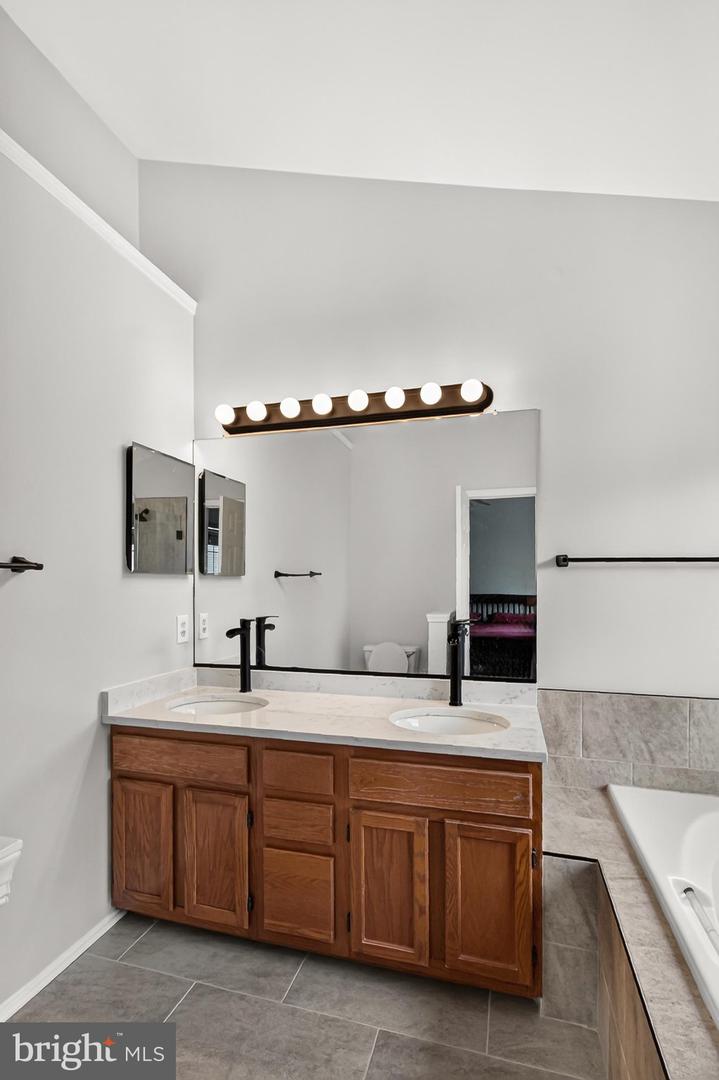 47582 Comer Sq Property Photo 24